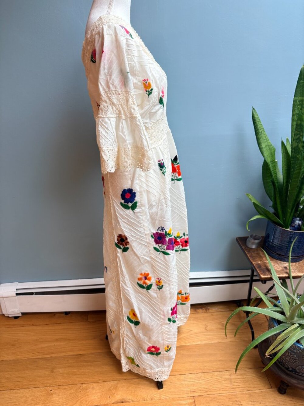 Vintage 70s Style Embroidered Boho Maxi Dress - Picture 2 of 7